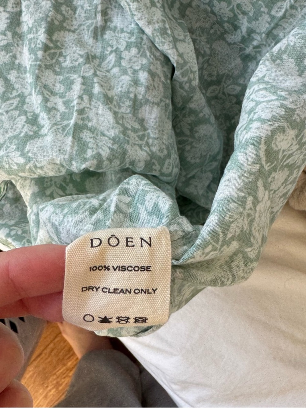 DOÊN Emmaretta dress in peridot tea floral - Picture 2 of 3